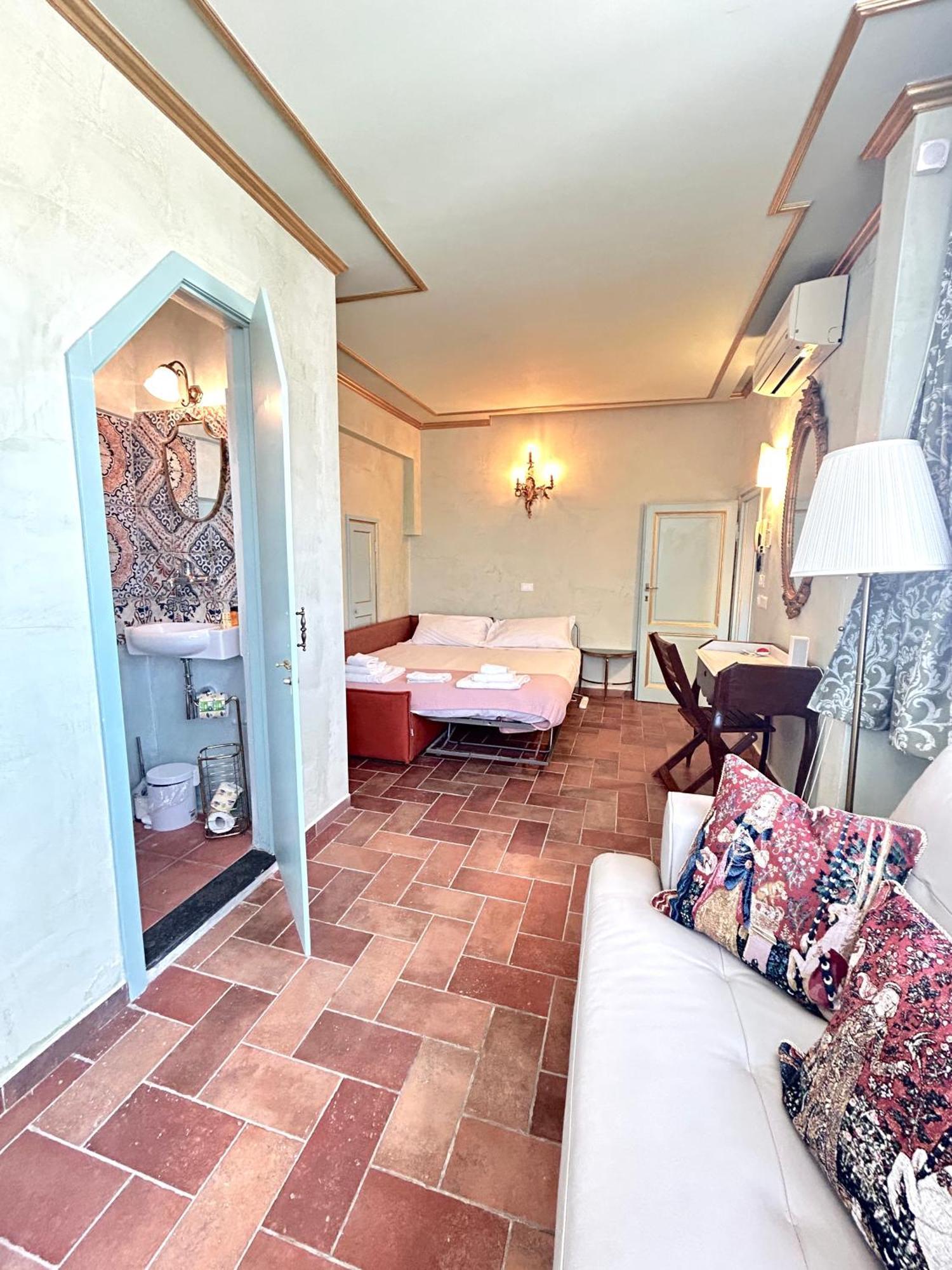 Florentine Penthouse By Florencehospitality Com * Florencia